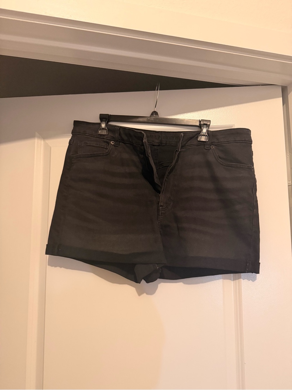 American Eagle Black Denim Shorts High Waist Cut Cross Over Size 16